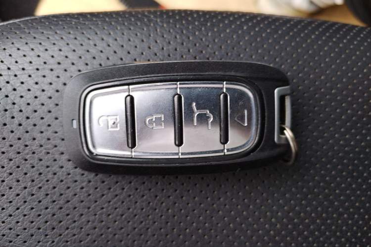 Used Hyundai Veloster 2012 1.6T Automatic Luxury Edition Vehicle Key