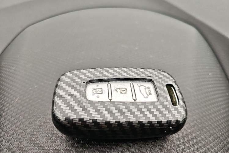 Used Hyundai Veloster 2012 1.6T Automatic Luxury Edition Vehicle Key
