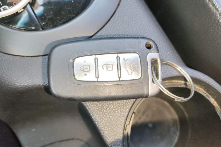 Used Hyundai Veloster 2012 1.6T Automatic Luxury Edition Vehicle Key