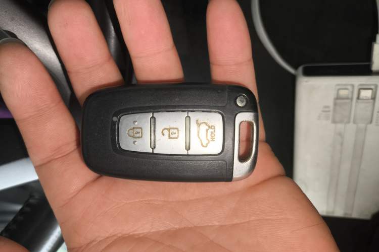 Used Hyundai Veloster 2012 1.6T Automatic Luxury Edition Vehicle Key