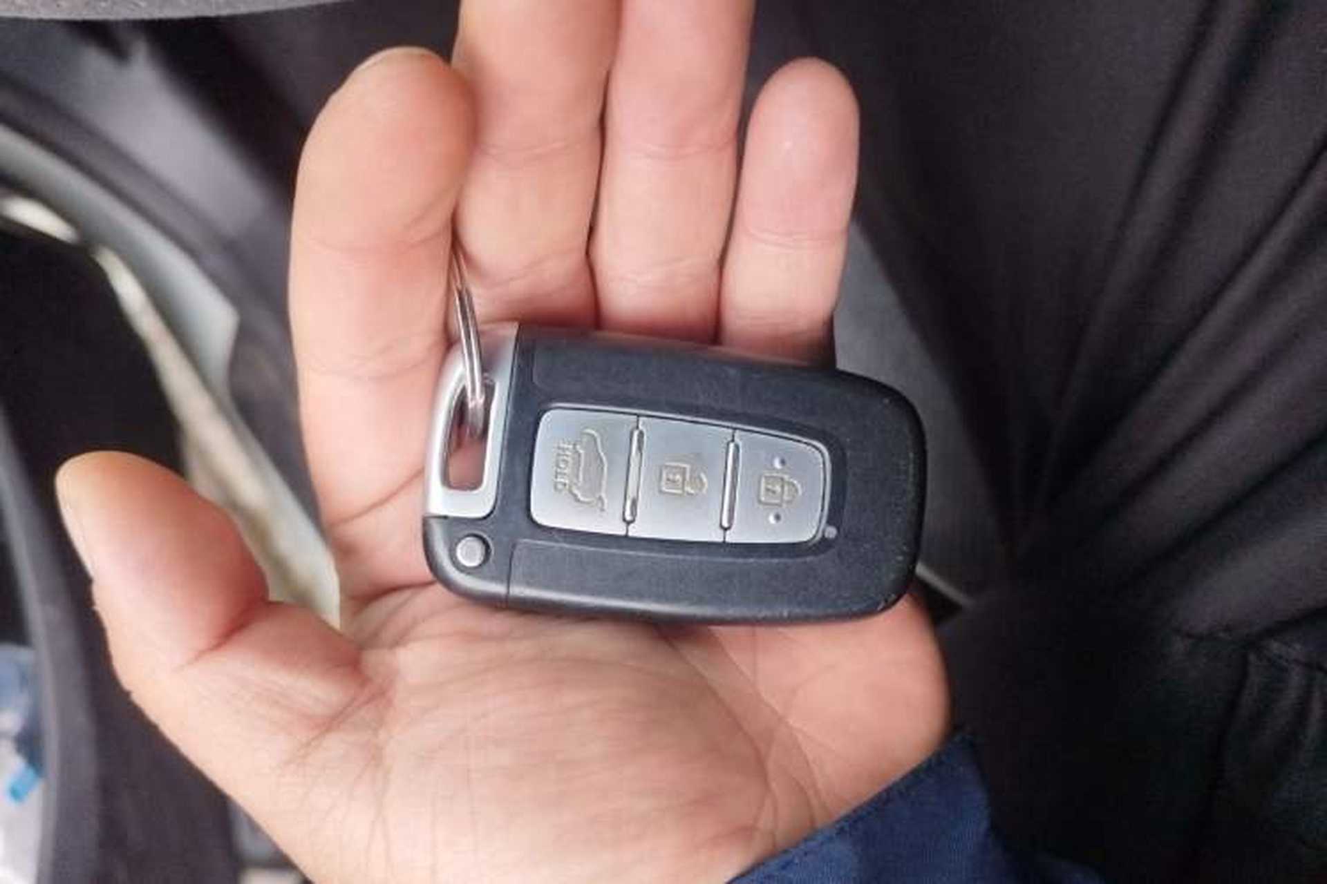 Used Hyundai Veloster 2012 1.6T Automatic Luxury Edition Vehicle Key