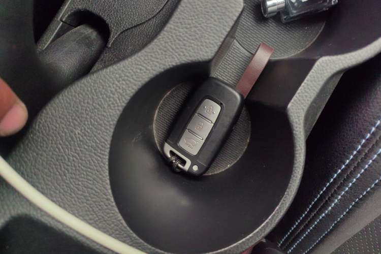 Used Hyundai Veloster 2012 1.6T Automatic Luxury Edition Vehicle Key