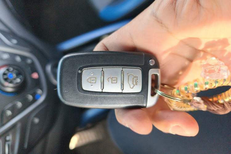 Used Hyundai Veloster 2012 1.6T Automatic Luxury Edition Vehicle Key