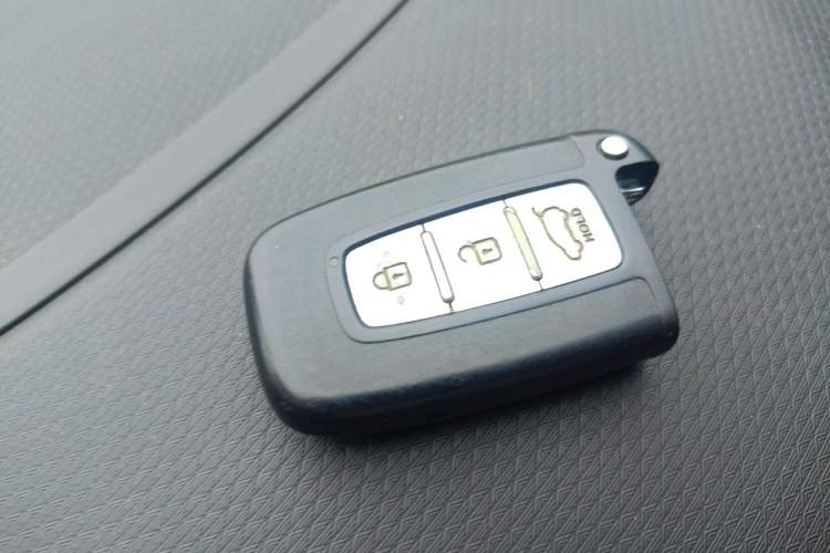 Used Hyundai Veloster 2012 1.6T Automatic Luxury Edition Vehicle Key