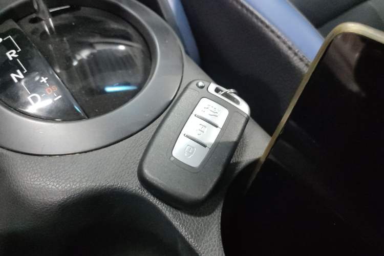 Used Hyundai Veloster 2012 1.6T Automatic Luxury Edition Vehicle Key
