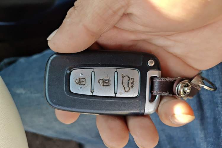 Used Hyundai Veloster 2012 1.6T Automatic Luxury Edition Vehicle Key