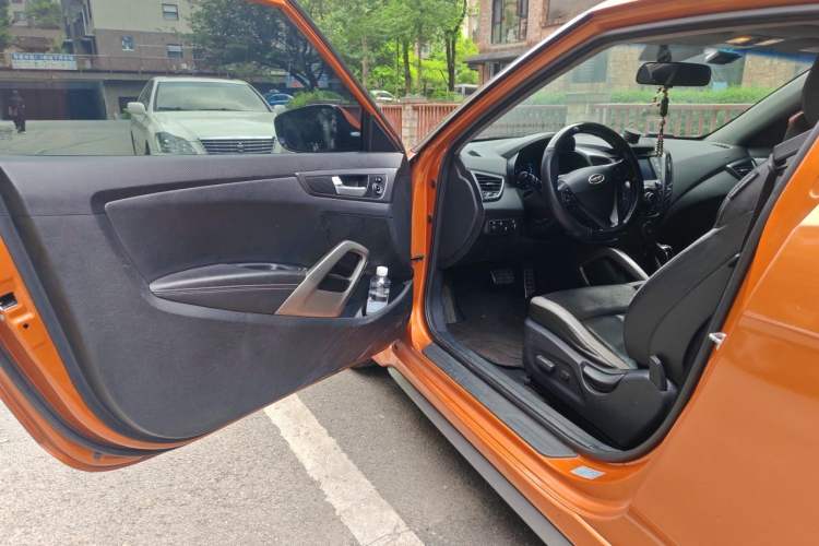 Used Hyundai Veloster 2012 1.6T Automatic Luxury Edition Driver Seat