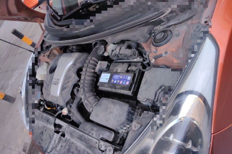 Used Hyundai Veloster 2012 1.6T Automatic Luxury Edition Engine Bay Left