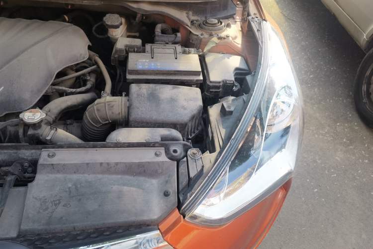 Used Hyundai Veloster 2012 1.6L Automatic Luxury Edition Engine Bay Left