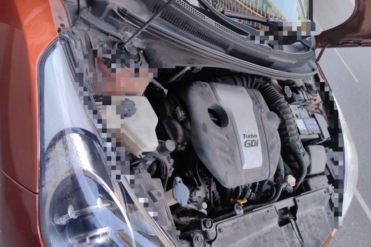 Used Hyundai Veloster 2012 1.6T Automatic Luxury Edition Engine Bay Right