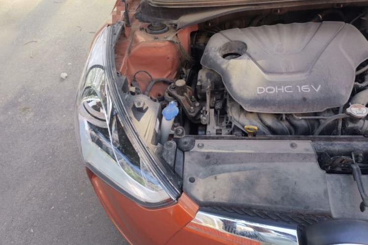 Used Hyundai Veloster 2012 1.6L Automatic Luxury Edition Engine Bay Right