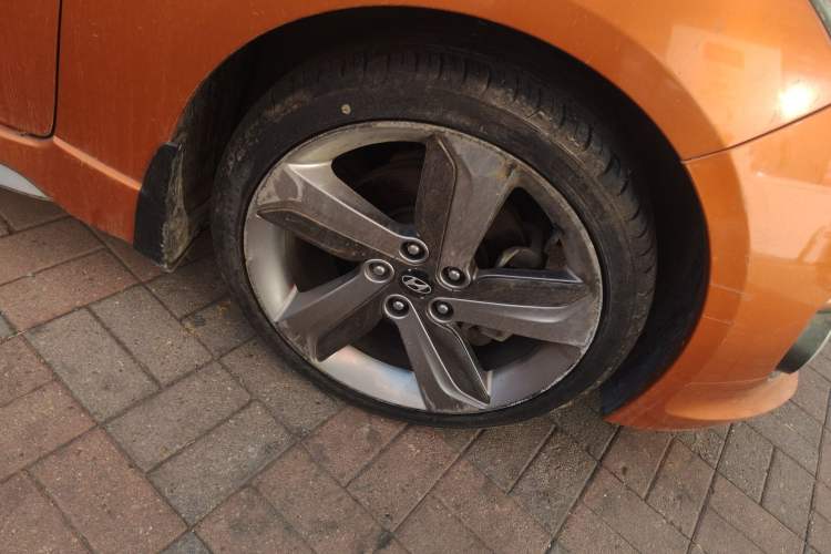 Used Hyundai Veloster 2012 1.6T Automatic Luxury Edition Exterior 7