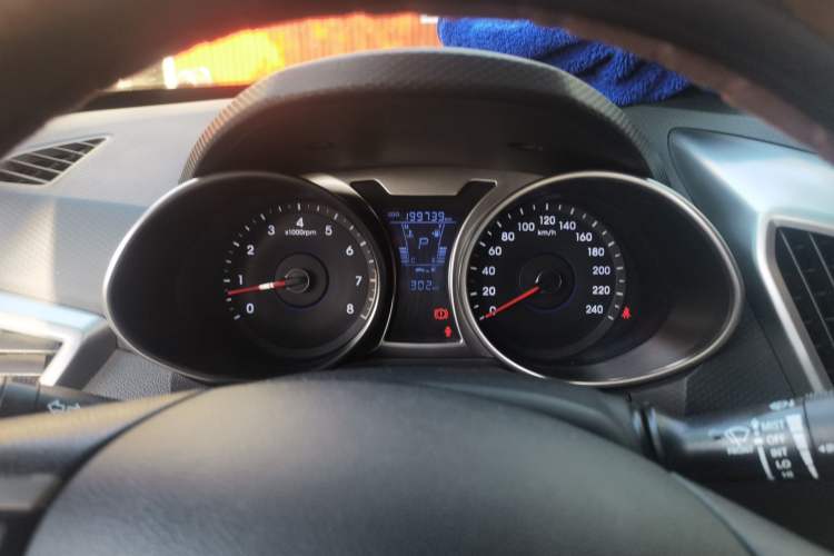 Used Hyundai Veloster 2012 1.6L Automatic Luxury Edition Instrument Cluster