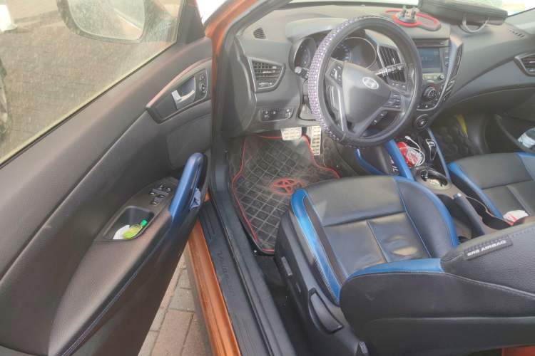 Used Hyundai Veloster 2012 1.6T Automatic Luxury Edition Interior 3