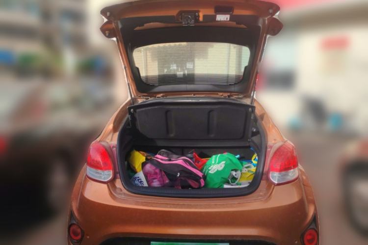 Used Hyundai Veloster 2012 1.6T Automatic Luxury Edition Trunk