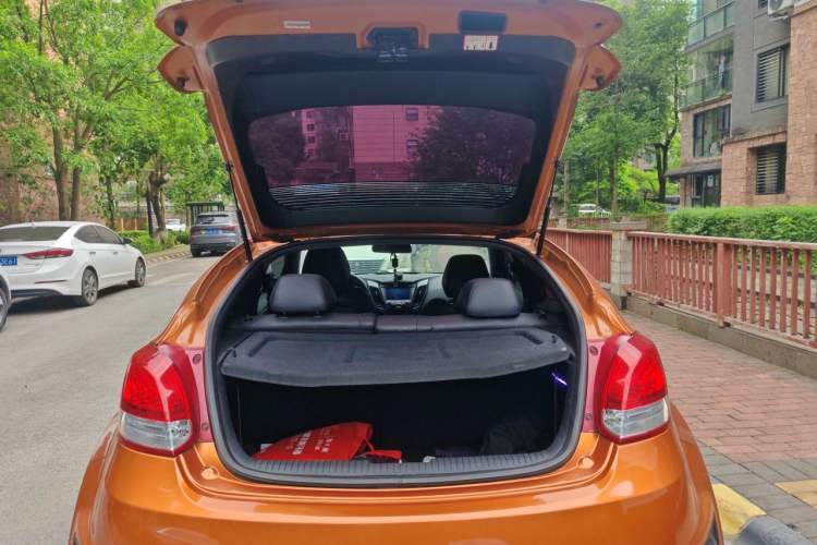 Used Hyundai Veloster 2012 1.6T Automatic Luxury Edition Trunk