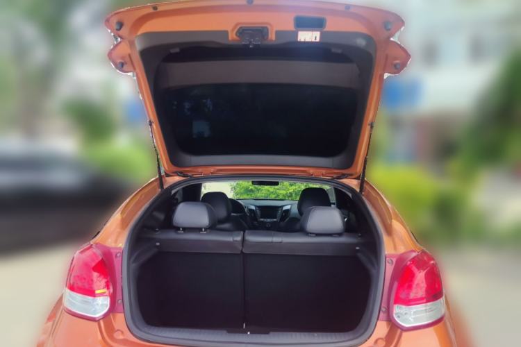Used Hyundai Veloster 2012 1.6T Automatic Luxury Edition Trunk