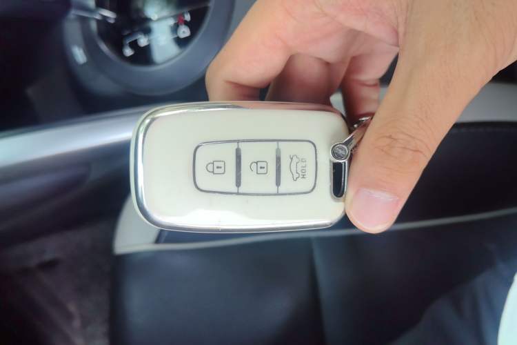 Used Hyundai Veloster 2012 1.6T Automatic Luxury Edition Vehicle Key