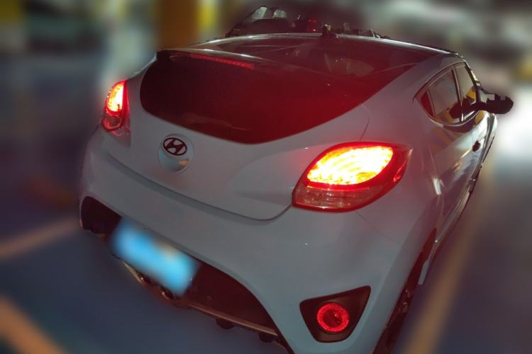 Used Hyundai Veloster 2015 1.6T Automatic Luxury Edition Exterior 5