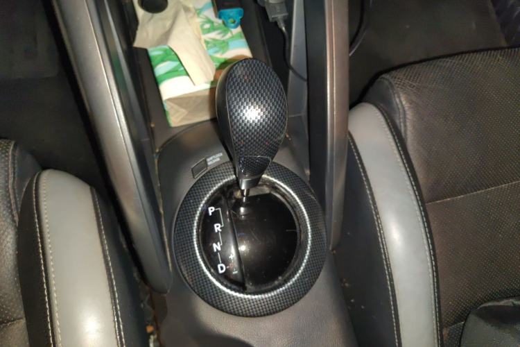 Used Hyundai Veloster 2015 1.6T Automatic Luxury Edition Gear Lever