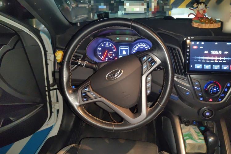 Used Hyundai Veloster 2015 1.6T Automatic Luxury Edition Steering Wheel