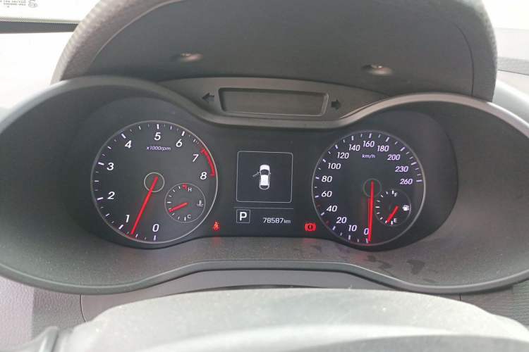 Used Hyundai Veloster 2015 1.6T Automatic Luxury Edition Instrument Cluster