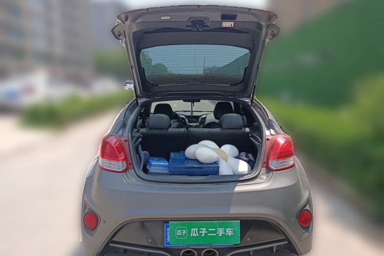 Used Hyundai Veloster 2015 1.6T Automatic Luxury Edition Trunk