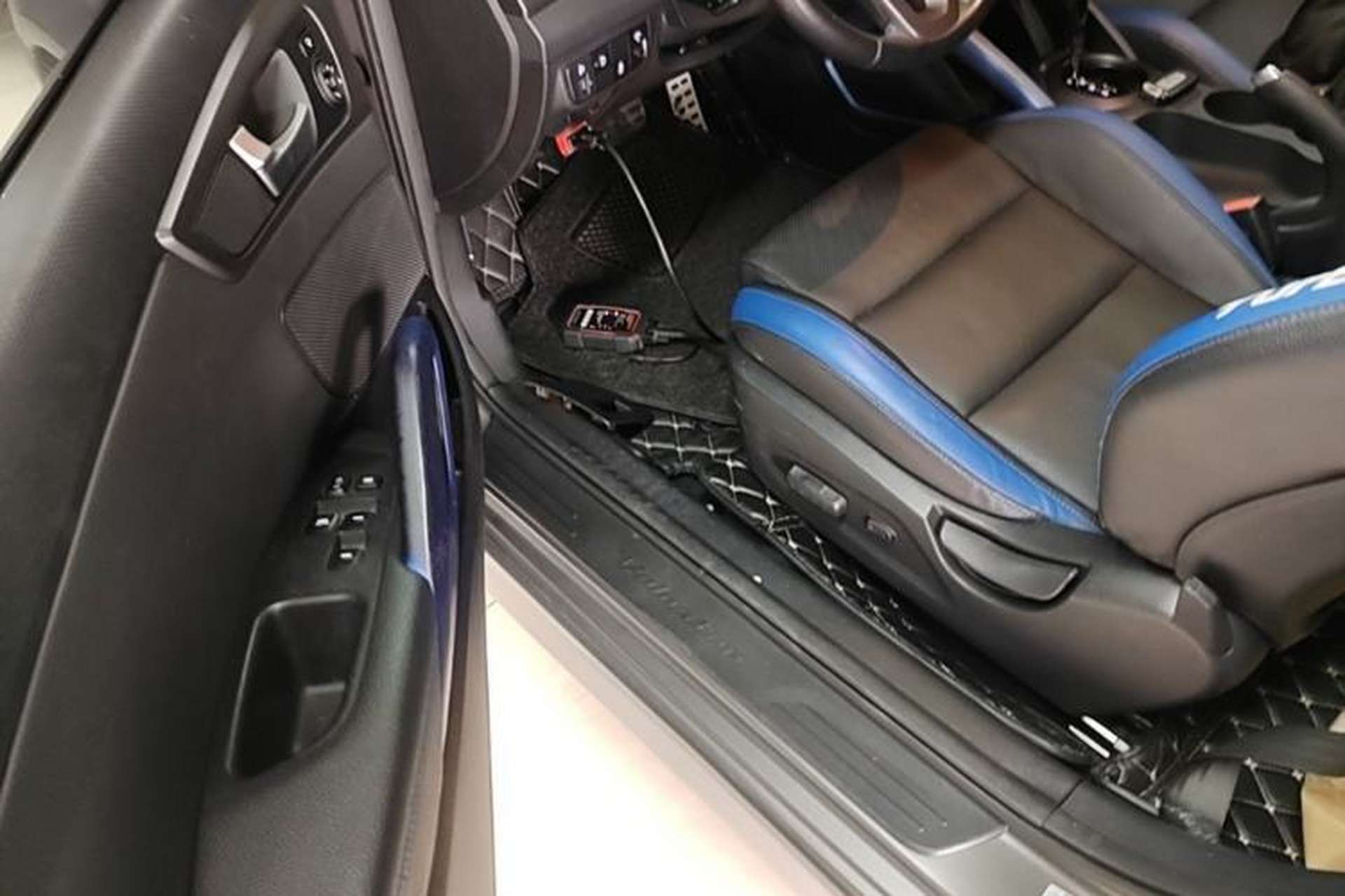 Used Hyundai Veloster 2015 1.6T Automatic Luxury Edition Driver Seat
