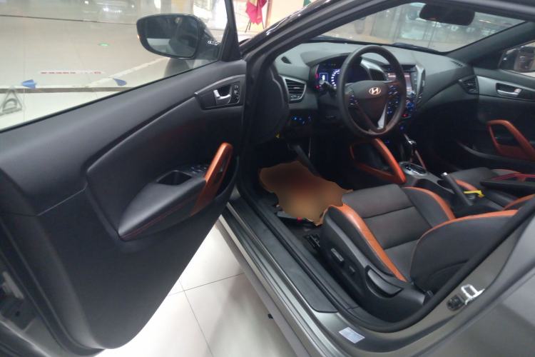 Used Hyundai Veloster 2015 1.6T Automatic Luxury Edition Driver Seat