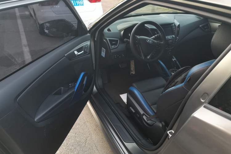 Used Hyundai Veloster 2015 1.6T Automatic Prestige Edition Driver Seat