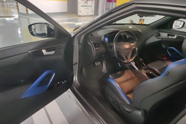 Used Hyundai Veloster 2015 1.6T Automatic Luxury Edition Driver Seat