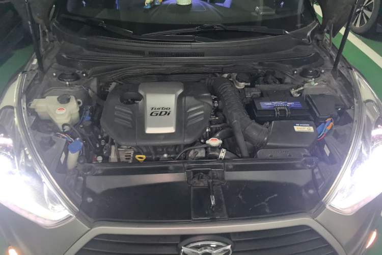 Used Hyundai Veloster 2015 1.6T Automatic Luxury Edition Engine Bay