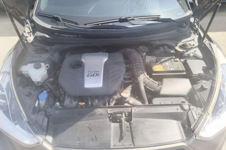 Used Hyundai Veloster 2015 1.6T Automatic Luxury Edition Engine Bay