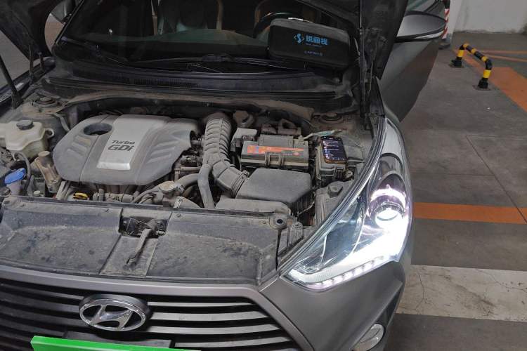 Used Hyundai Veloster 2015 1.6T Automatic Luxury Edition Engine Bay Left