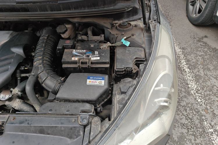 Used Hyundai Veloster 2015 1.6T Automatic Luxury Edition Engine Bay Left