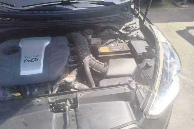 Used Hyundai Veloster 2015 1.6T Automatic Luxury Edition Engine Bay Left