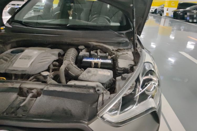 Used Hyundai Veloster 2015 1.6T Automatic Luxury Edition Engine Bay Left