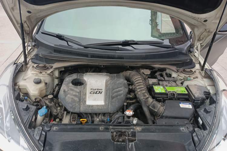 Used Hyundai Veloster 2015 1.6T Automatic Prestige Edition Engine Bay