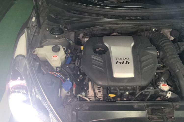Used Hyundai Veloster 2015 1.6T Automatic Luxury Edition Engine Bay Right