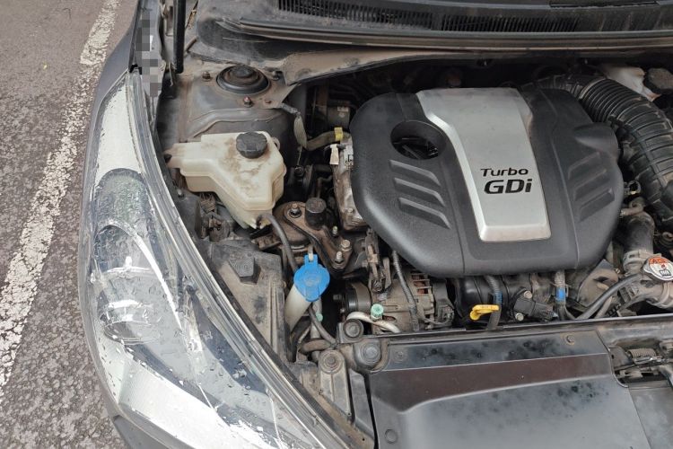 Used Hyundai Veloster 2015 1.6T Automatic Luxury Edition Engine Bay Right