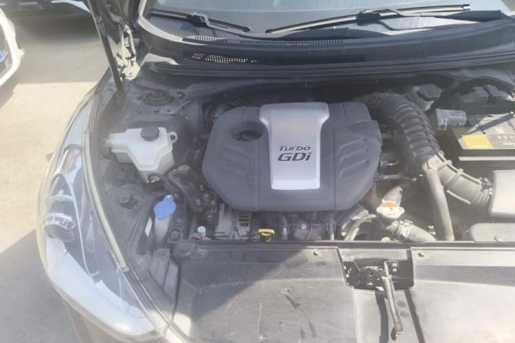 Used Hyundai Veloster 2015 1.6T Automatic Luxury Edition Engine Bay Right