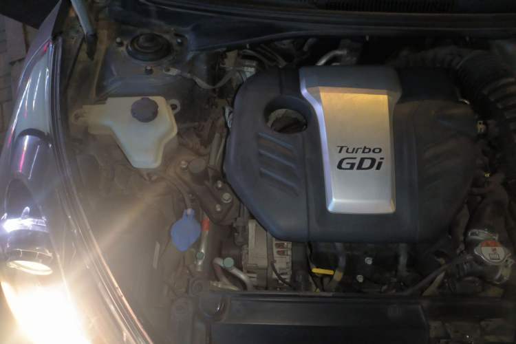 Used Hyundai Veloster 2015 1.6T Automatic Prestige Edition Engine Bay Right