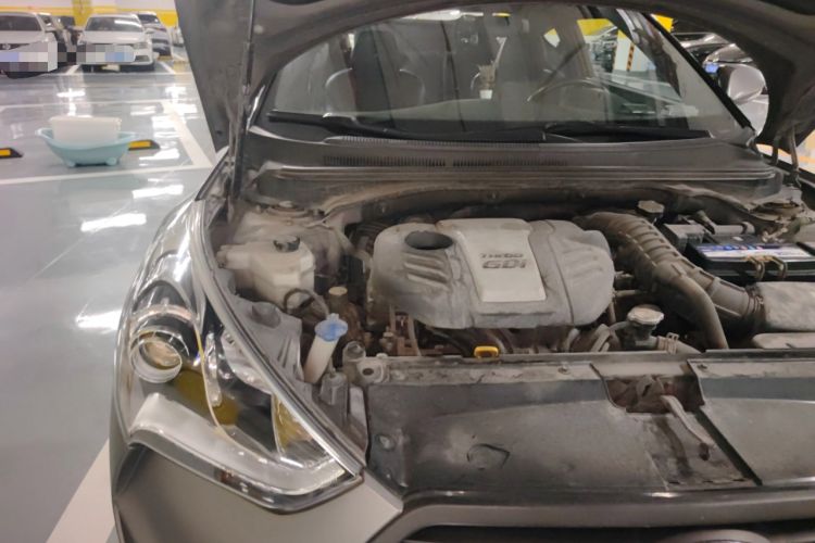Used Hyundai Veloster 2015 1.6T Automatic Luxury Edition Engine Bay Right