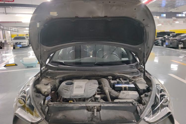 Used Hyundai Veloster 2015 1.6T Automatic Luxury Edition Engine Bay
