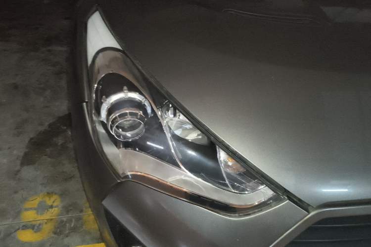 Used Hyundai Veloster 2015 1.6T Automatic Luxury Edition Exterior 6