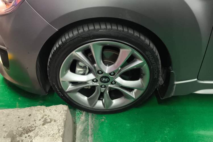 Used Hyundai Veloster 2015 1.6T Automatic Luxury Edition Exterior 7