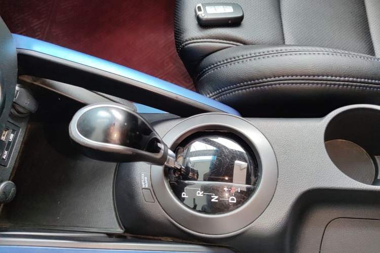 Used Hyundai Veloster 2015 1.6T Automatic Luxury Edition Gear Lever