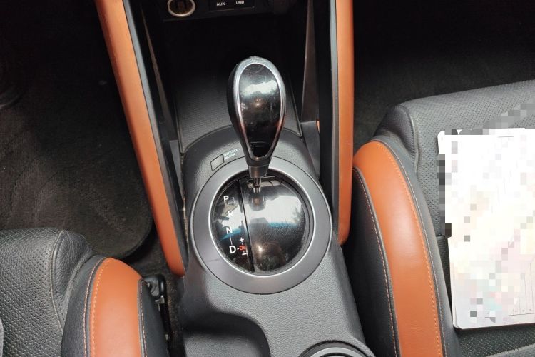 Used Hyundai Veloster 2015 1.6T Automatic Luxury Edition Gear Lever