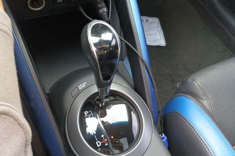 Used Hyundai Veloster 2015 1.6T Automatic Luxury Edition Gear Lever