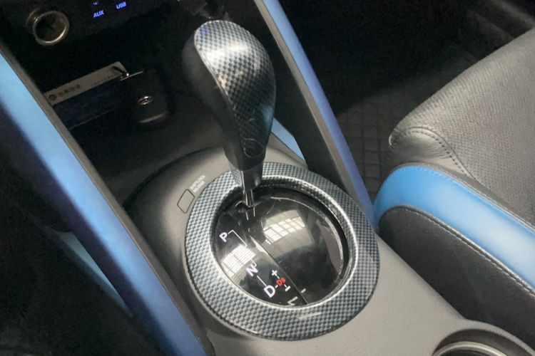 Used Hyundai Veloster 2015 1.6T Automatic Luxury Edition Gear Lever